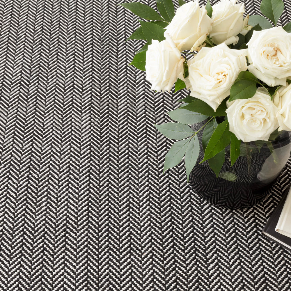 Herringbone Handwoven Indoor/Outdoor Rug | Black/Ivory
