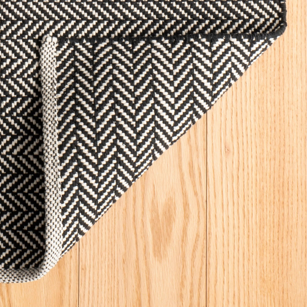 Herringbone Handwoven Cotton Rug | Black