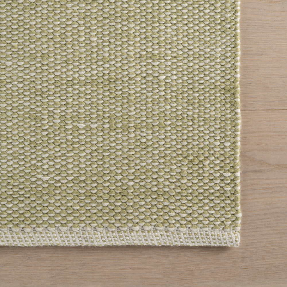 Pebble Handwoven Performance Rug | Green