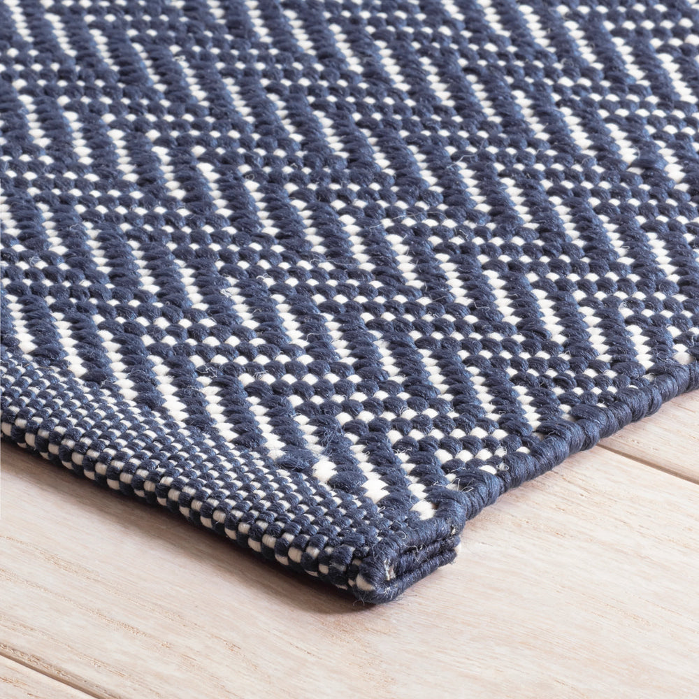 Herringbone Handwoven Indoor/Outdoor Rug | Navy/Ivory