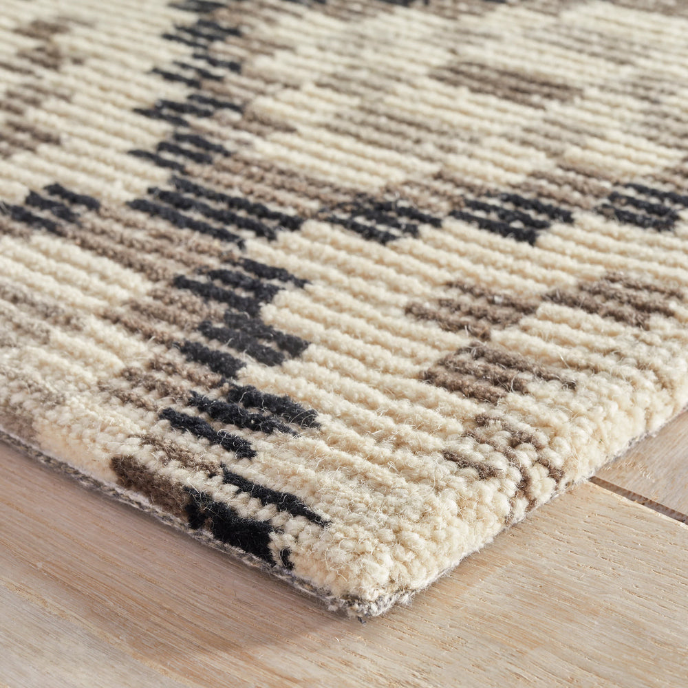 Diamond Cove Hand Tufted Wool Rug | Black
