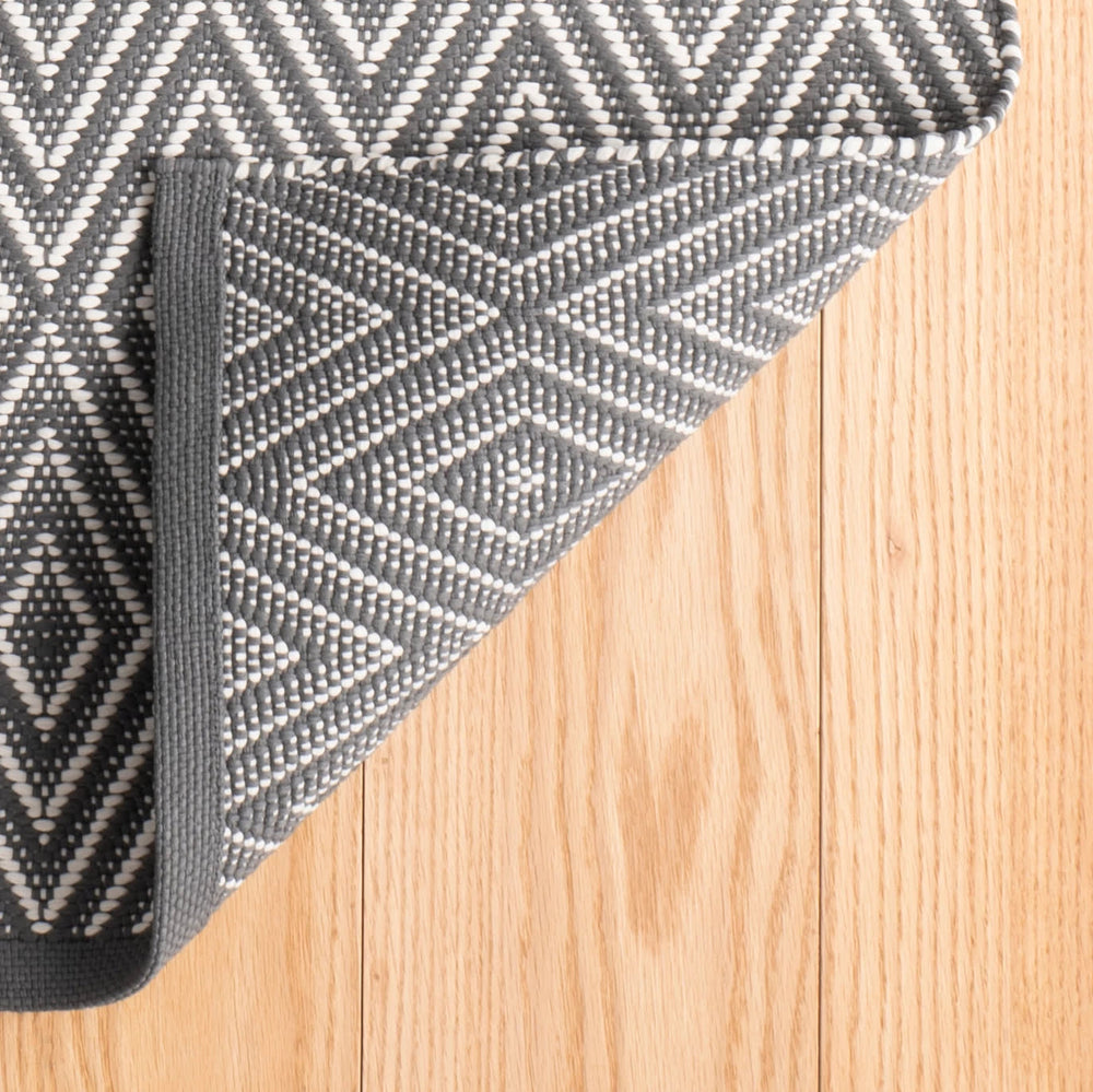 Diamond Handwoven Indoor/Outdoor Rug | Graphite/Ivory