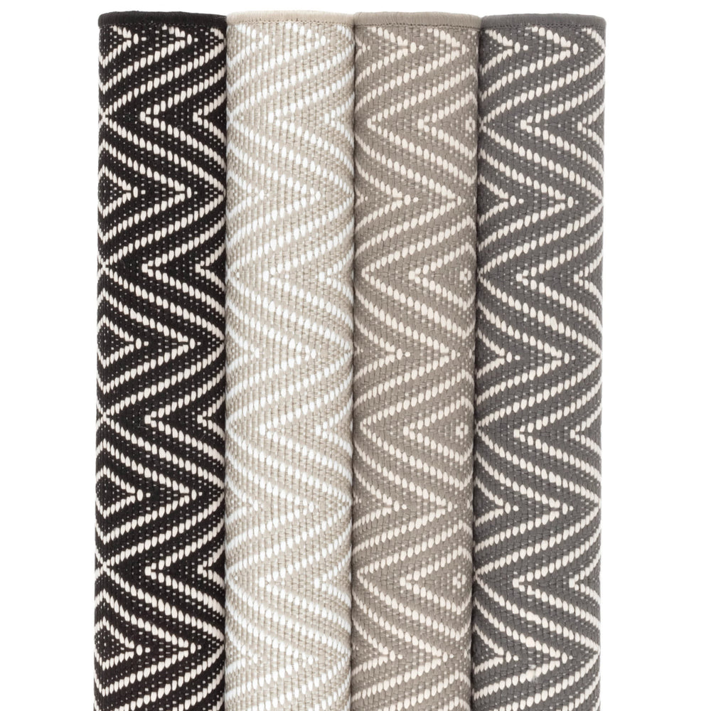 Diamond Handwoven Indoor/Outdoor Rug | Graphite/Ivory