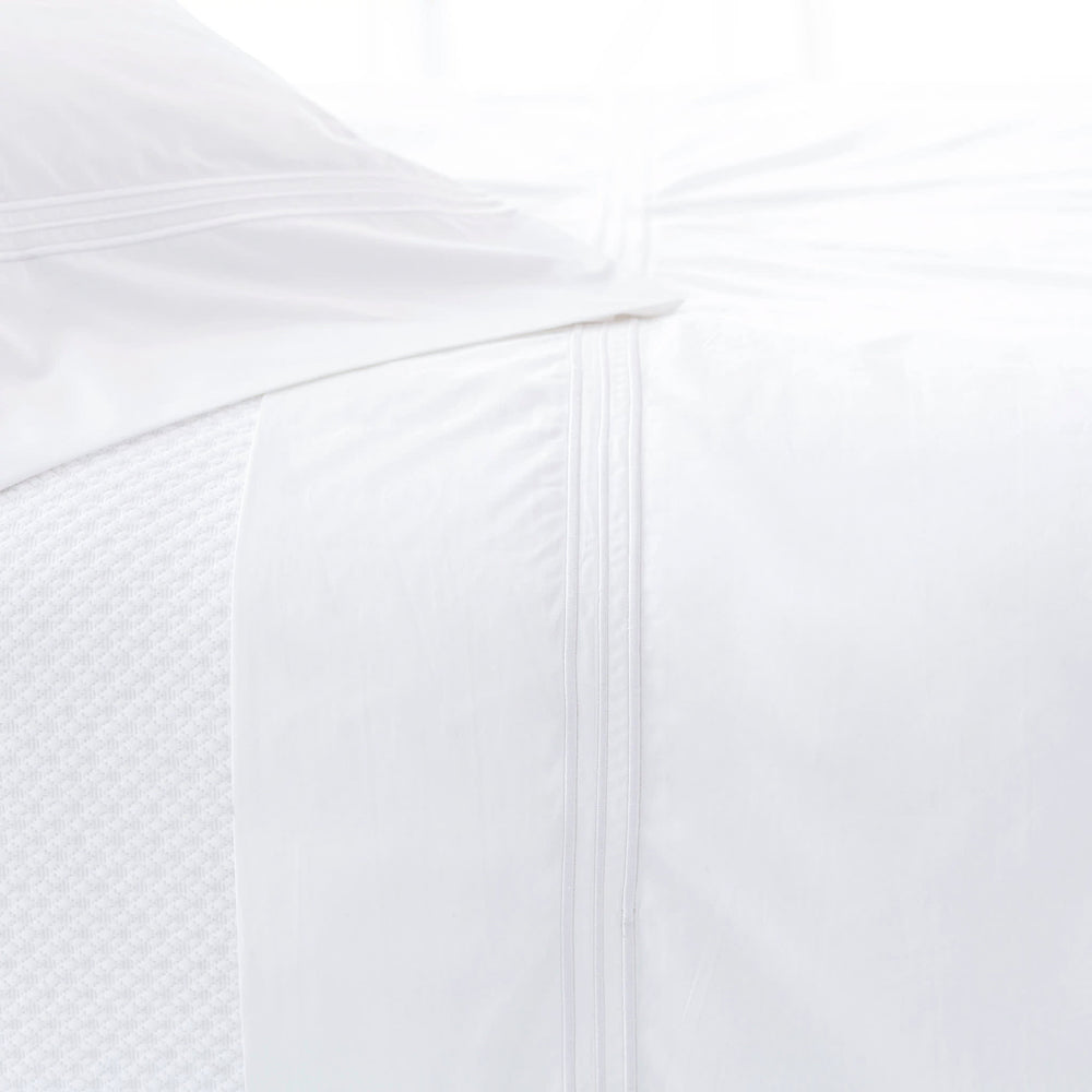 Trio Flat Sheet | White