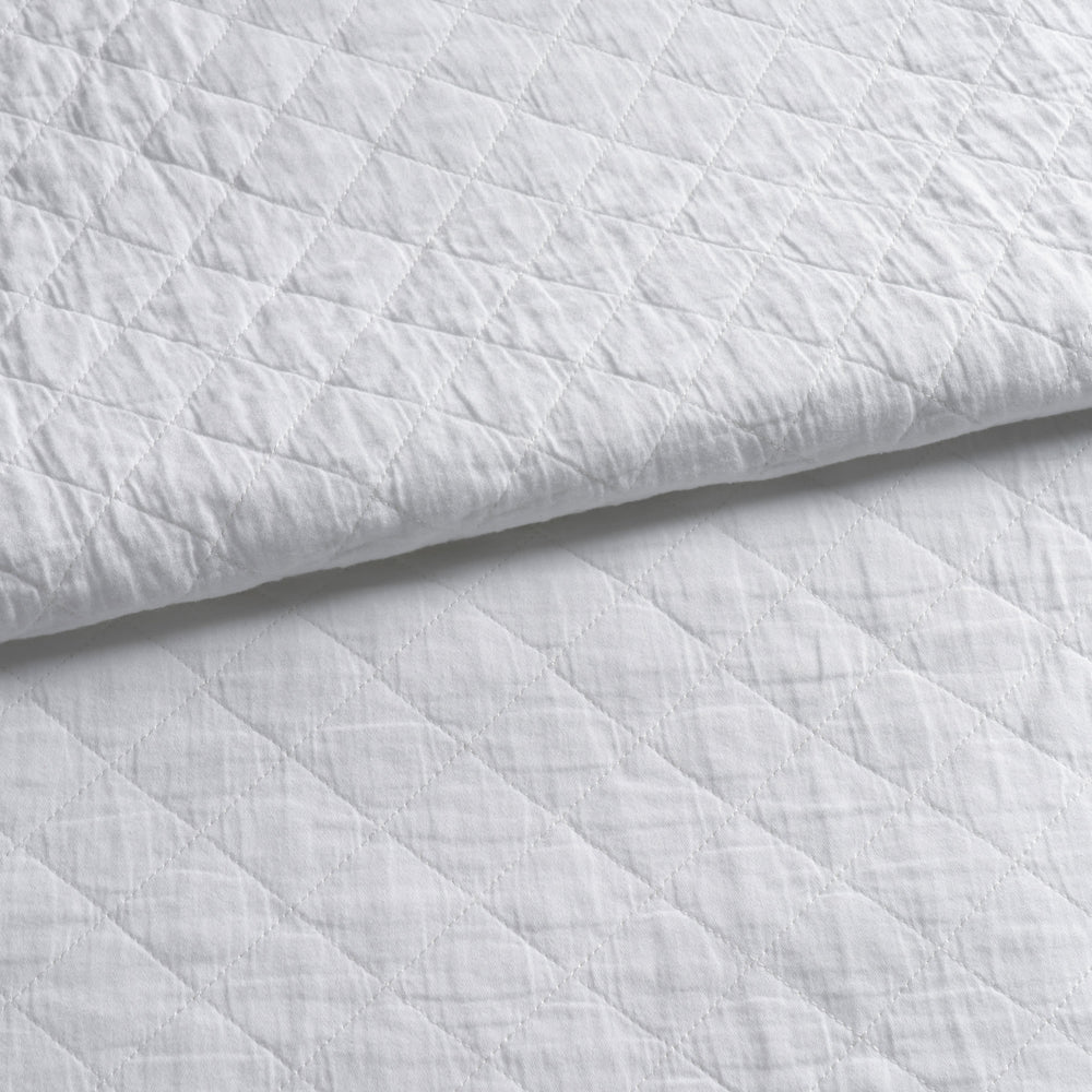 Amity Quilt | White