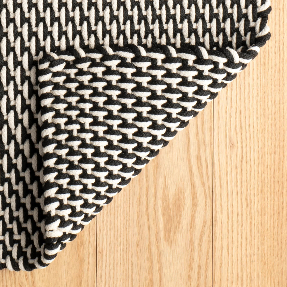 Two-Tone Rope Handwoven Indoor/Outdoor Rug | Black/Ivory