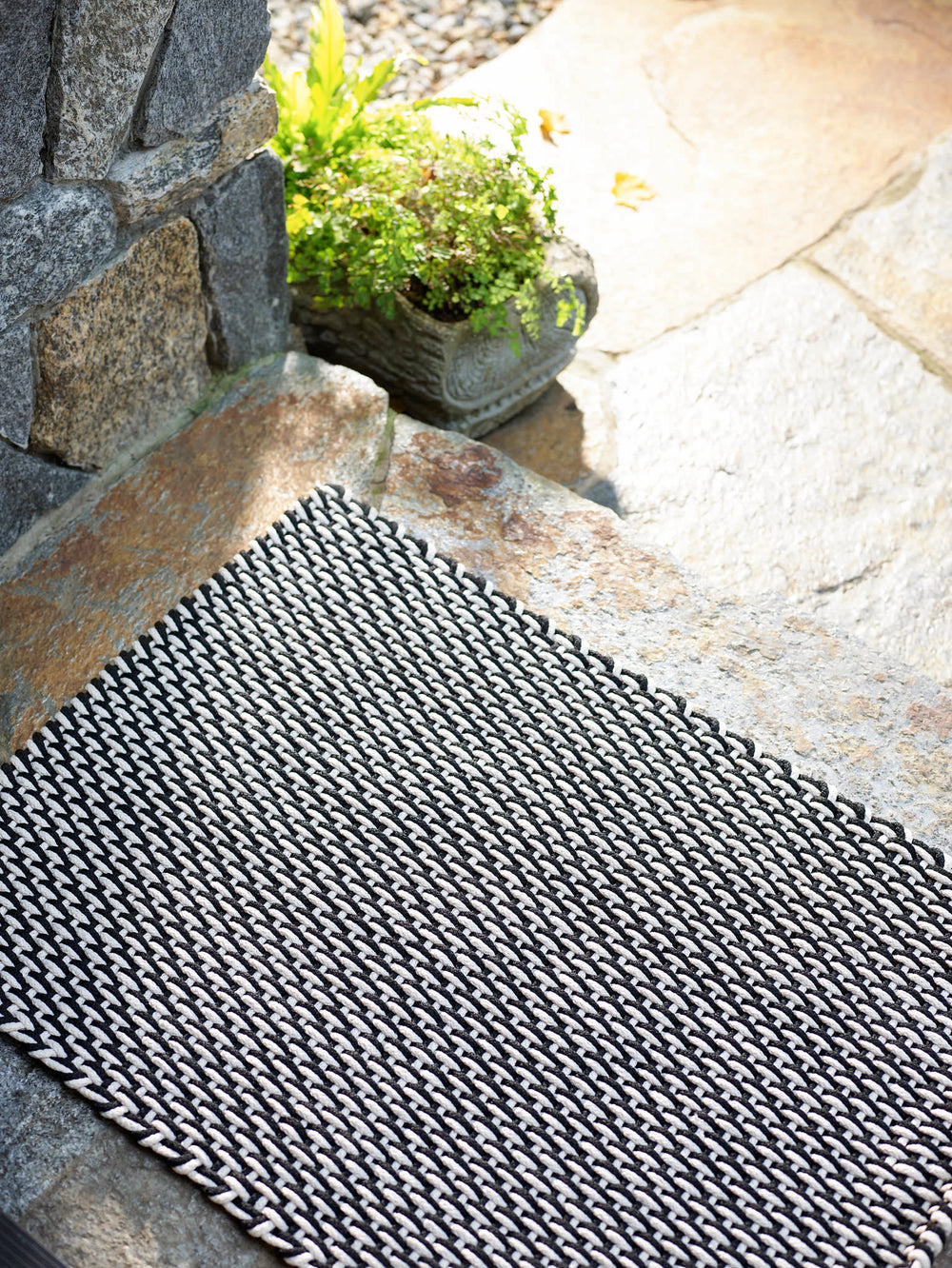 Two-Tone Rope Handwoven Indoor/Outdoor Rug | Black/Ivory
