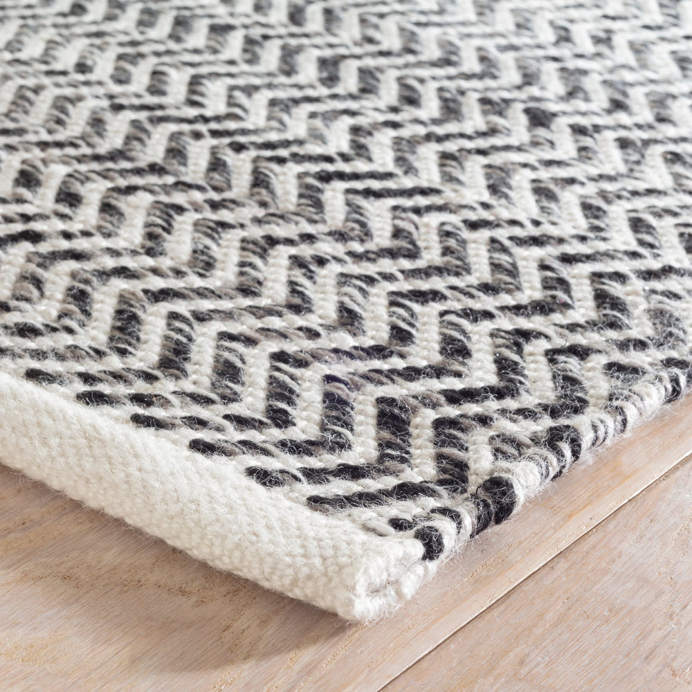 Coastal Handwoven Indoor/Outdoor Rug | Black