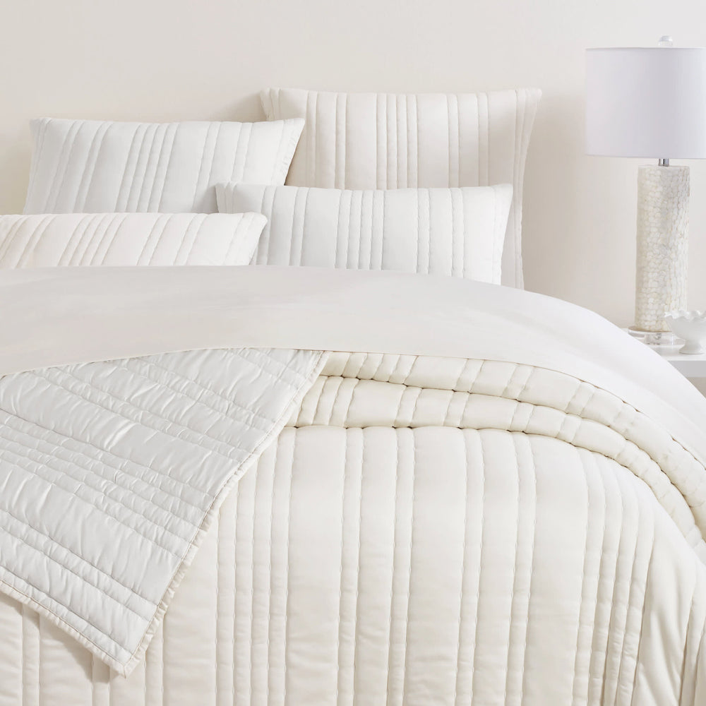 Blissful Bamboo Quilt | Pearl/Silver