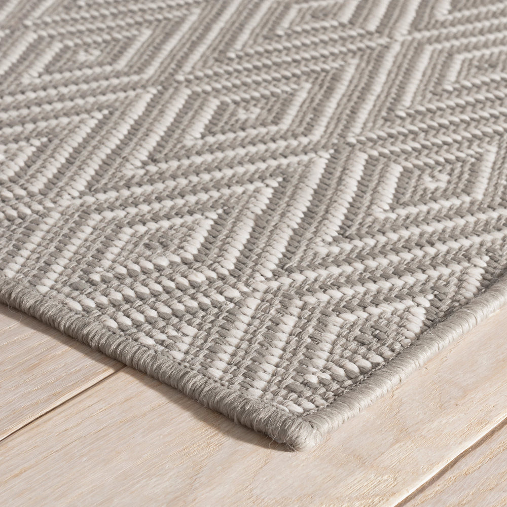 Diamond Handwoven Indoor/Outdoor Rug | Fieldstone/Ivory