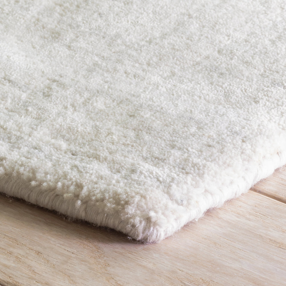 Nordic Hand Loom Knotted Performance Rug | White