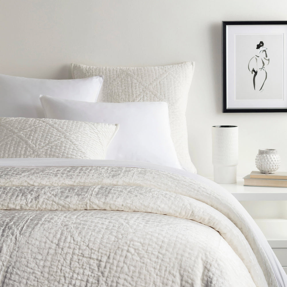 Parisienne Velvet Quilt | Dove White