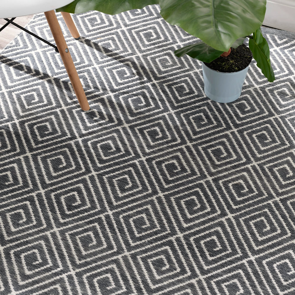 Geo Diamond Handwoven Wool Rug | Grey/Ivory