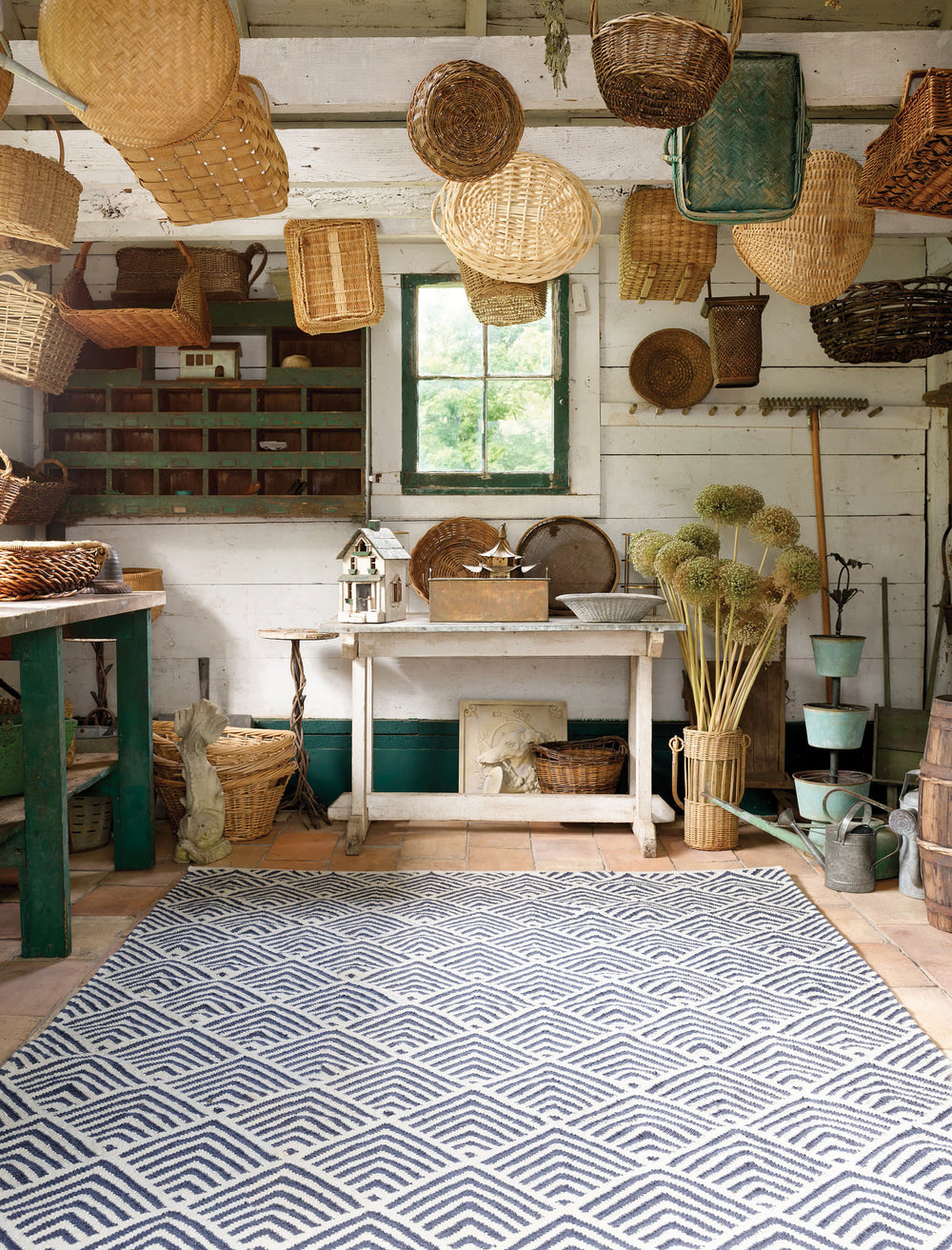 Cleo Handwoven Indoor/Outdoor Rug by Bunny Williams | Navy