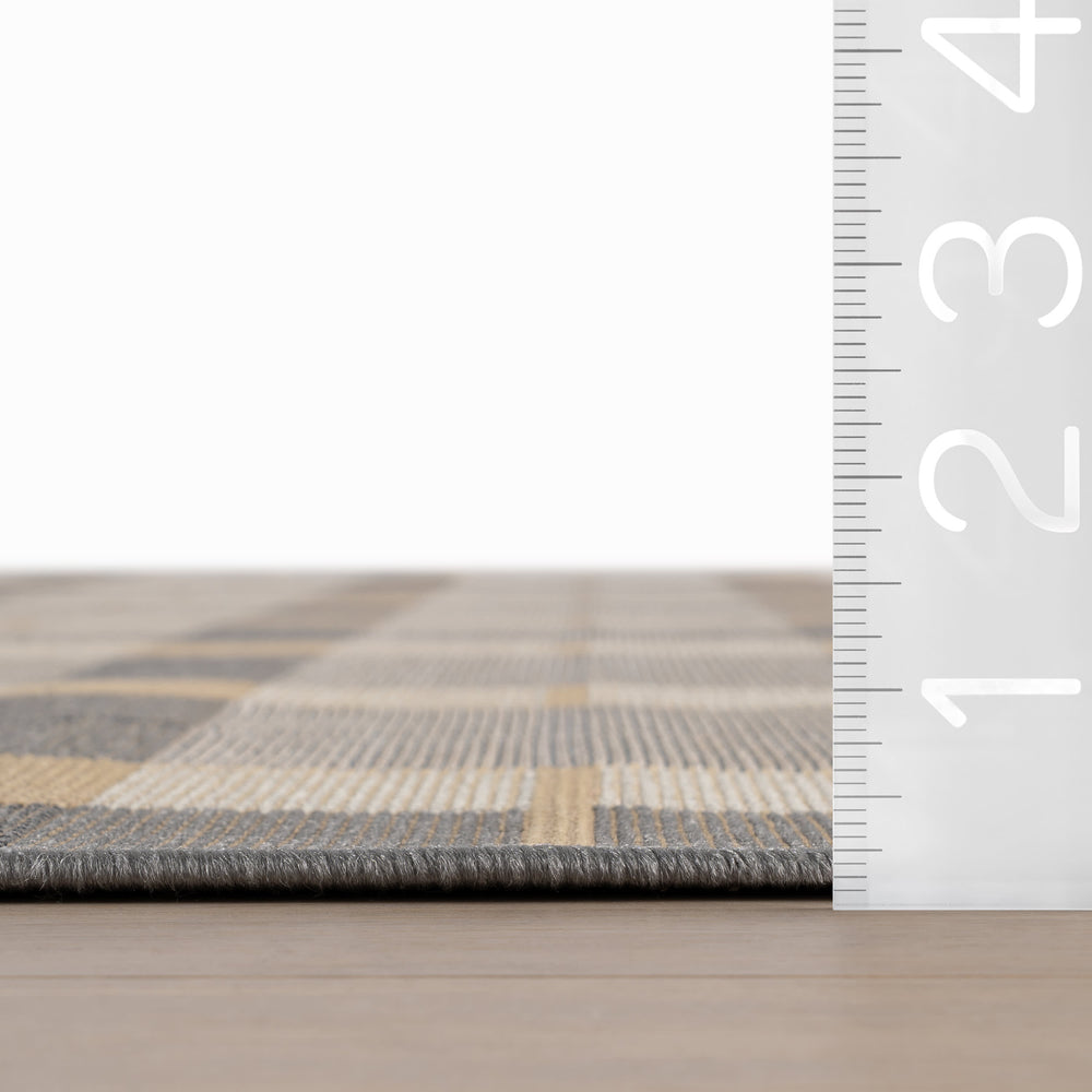 Sundara Modern Plaid Indoor/Outdoor Rug | Grey Multi