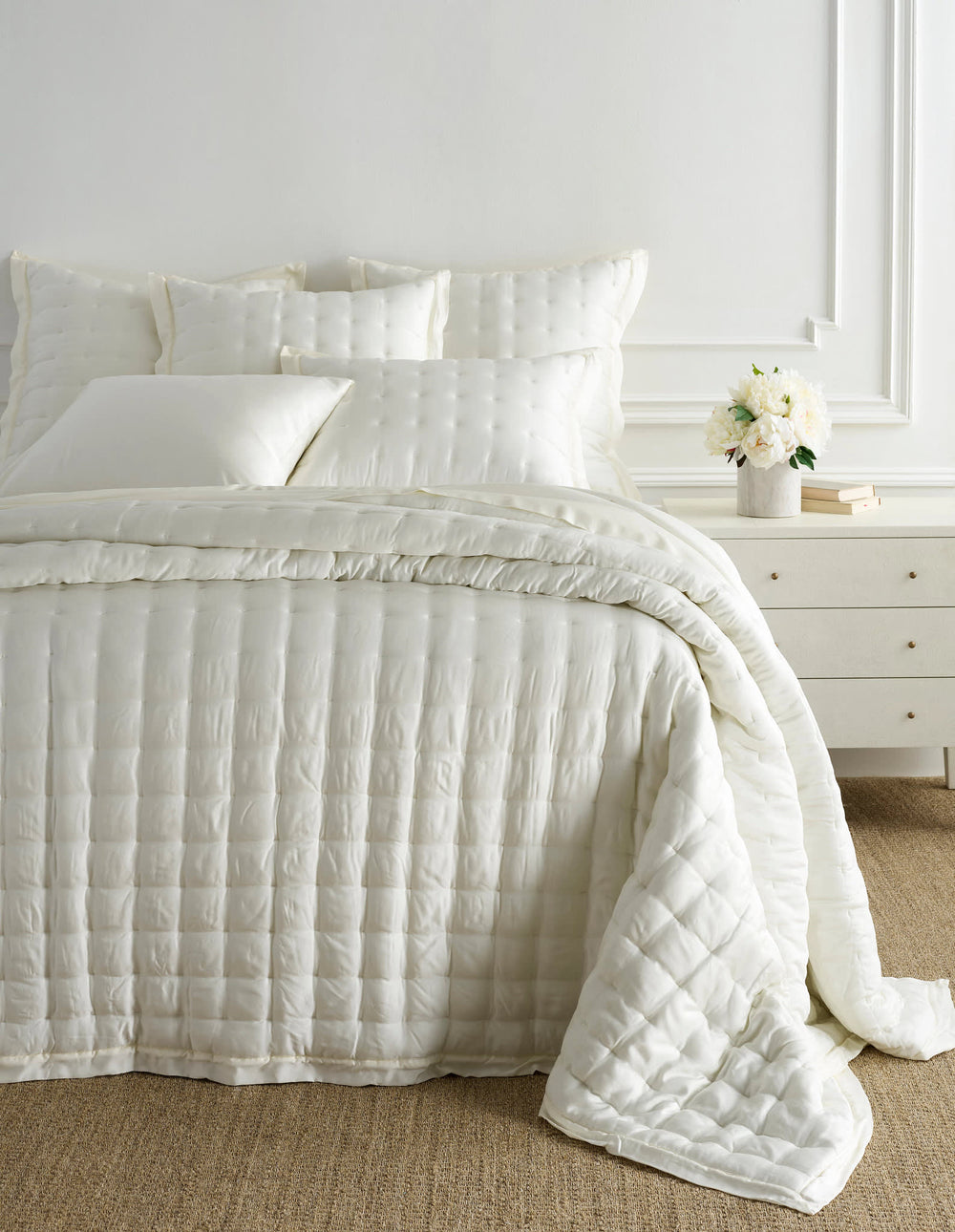 Silken Solid Puff | Ivory