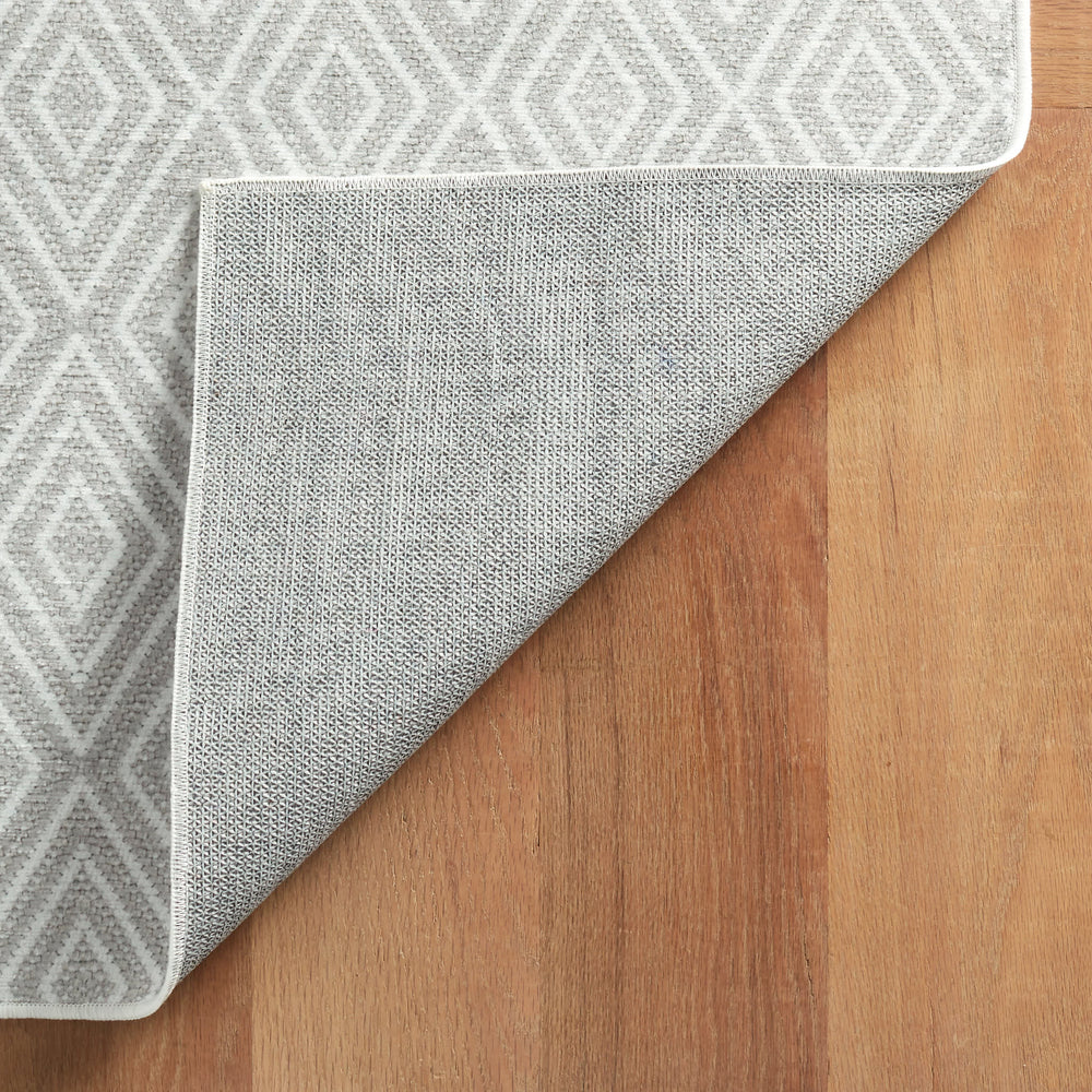 Diamond Machine Washable Rug | Platinum/White