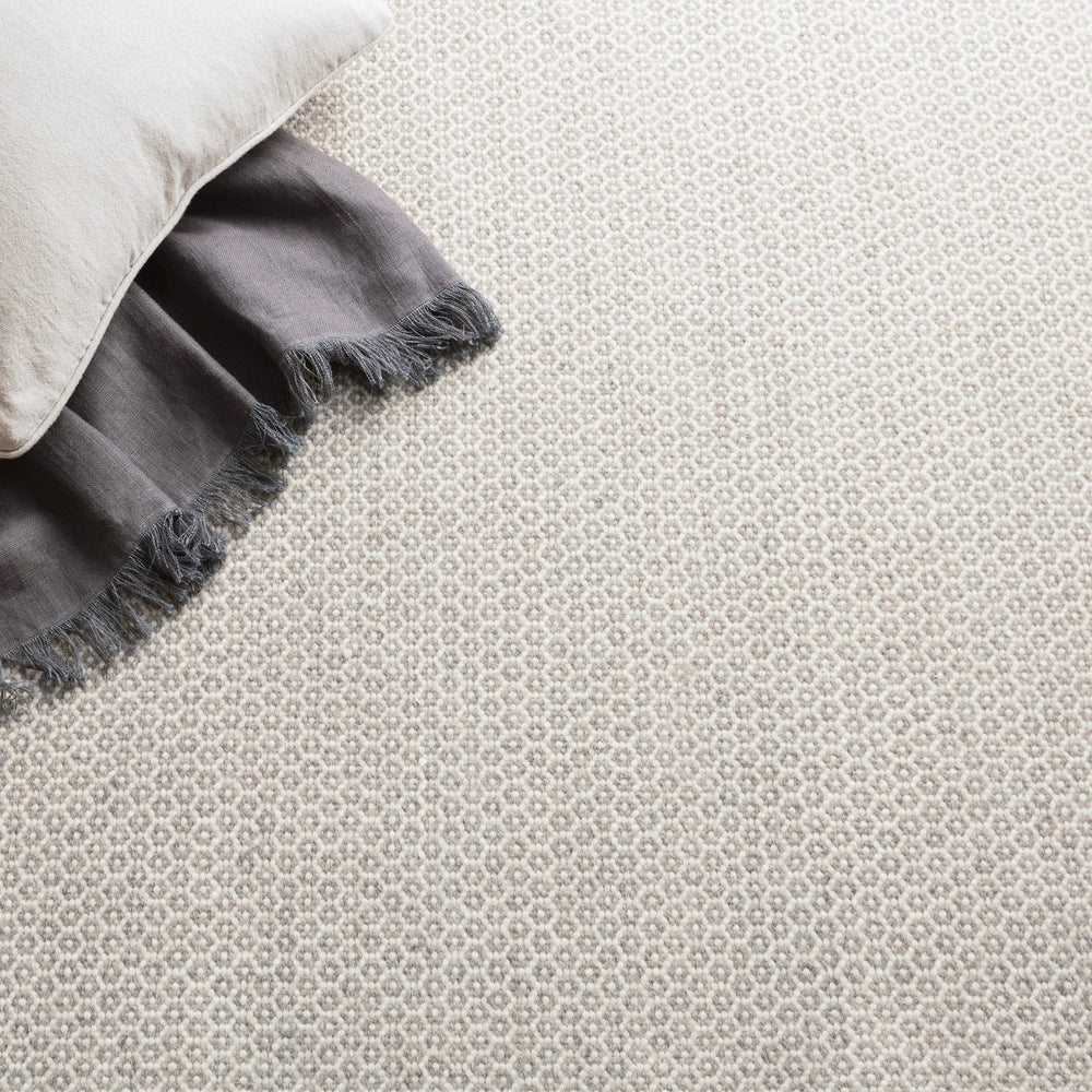 Honeycomb Handwoven Wool Rug | Ivory/Grey