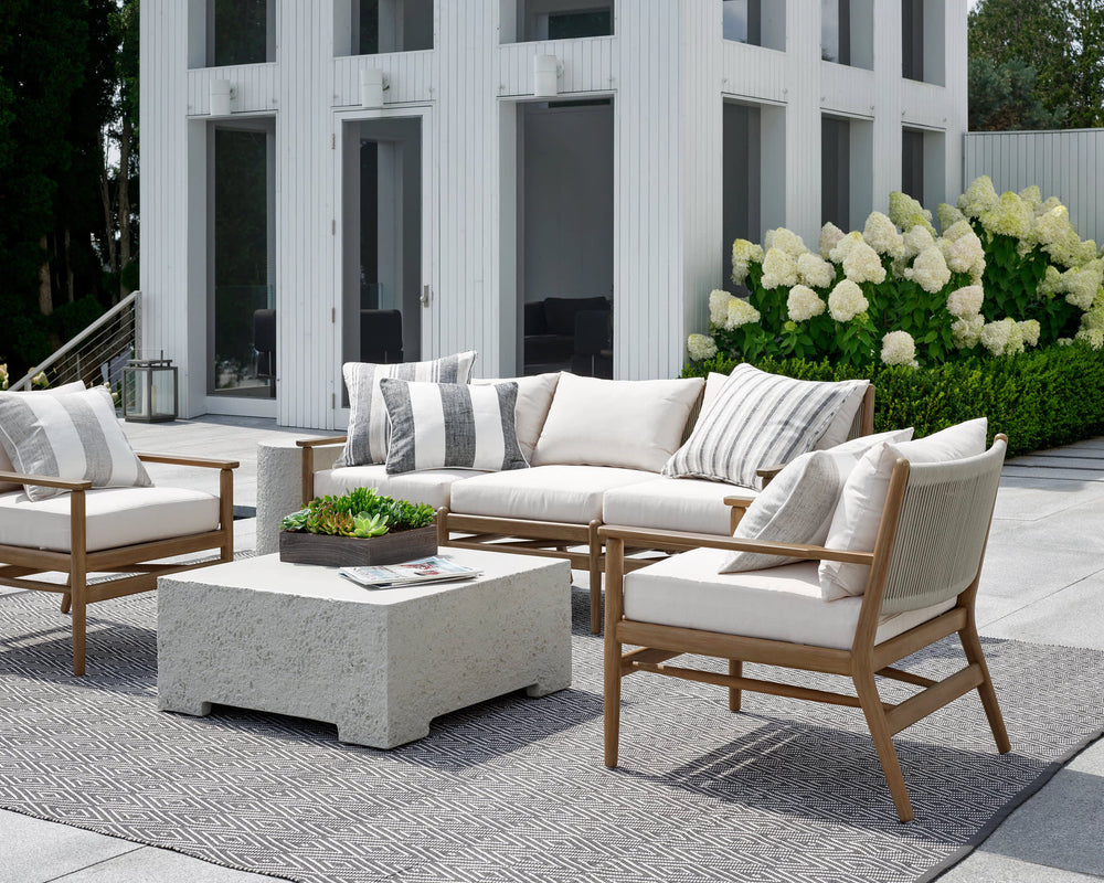 Diamond Handwoven Indoor/Outdoor Rug | Graphite/Ivory