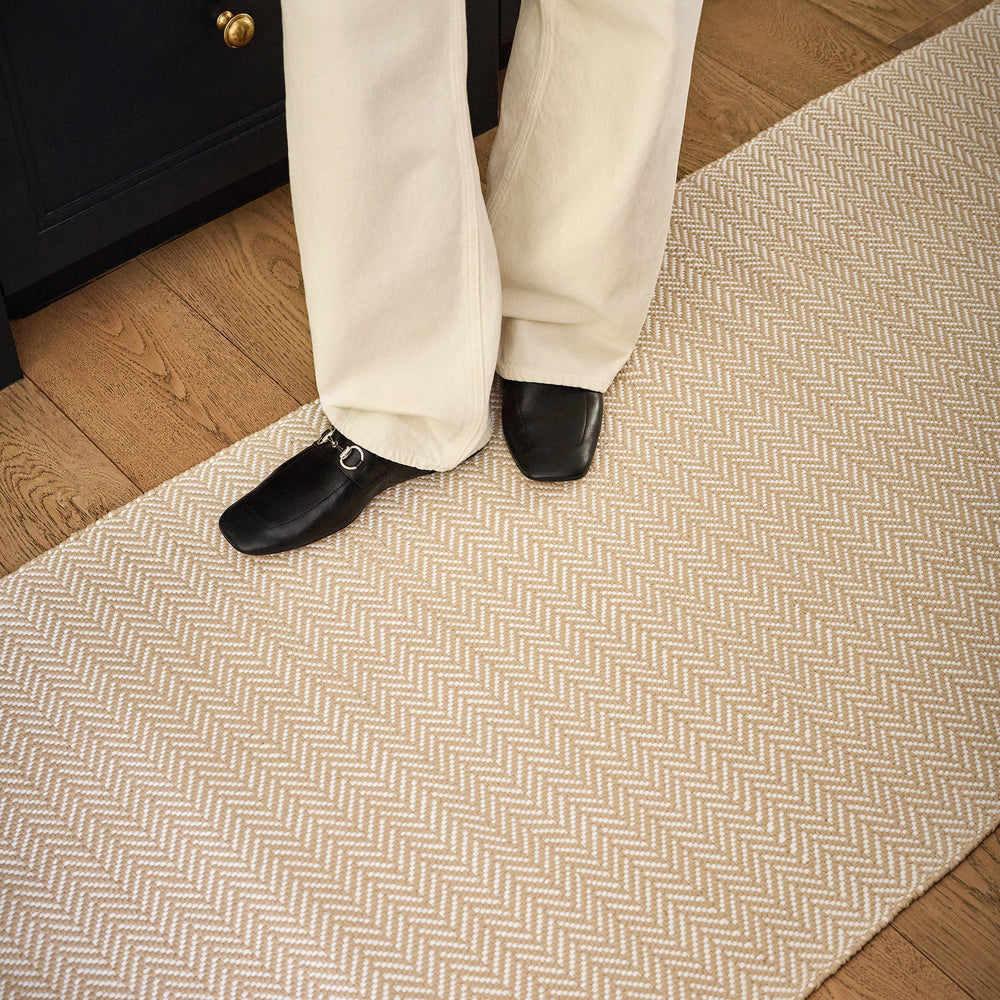 Herringbone Handwoven Indoor/Outdoor Rug | Linen/White